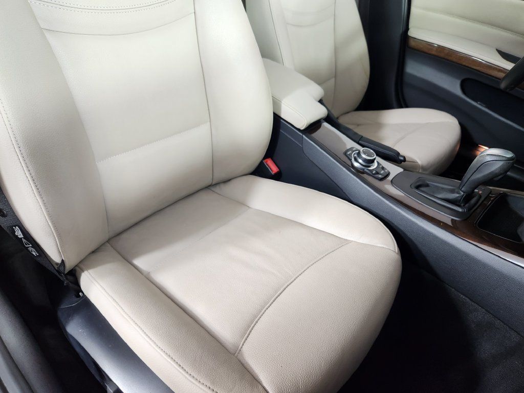 Used 2011 BMW 335i xDrive Sedan AWD/4WD image 11