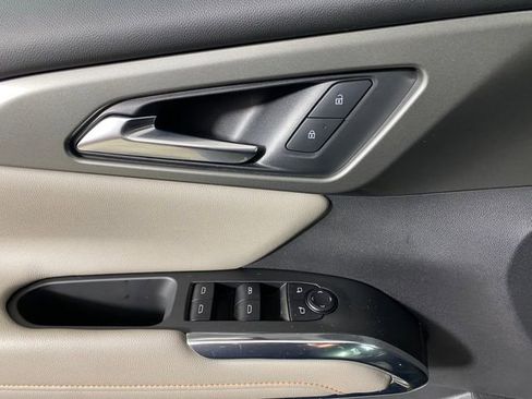 Certified 2025 Chevrolet Traverse LT image 14