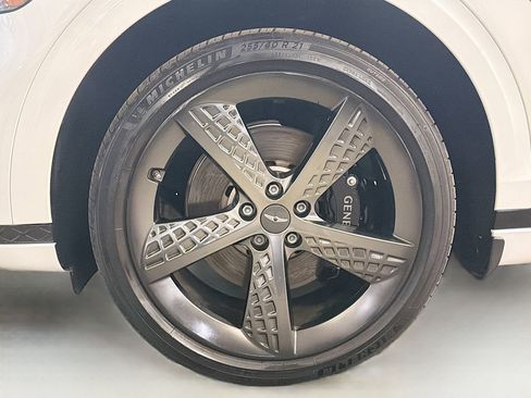 Used 2023 Genesis GV70 2.5T w/ Sport Prestige Package image 11