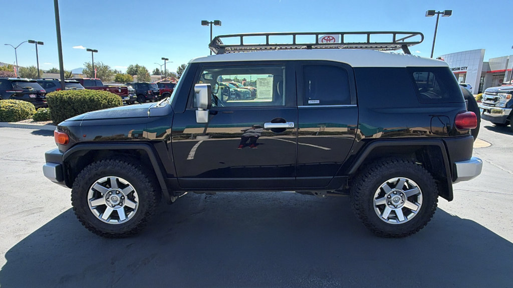 Used 2014 Toyota FJ Cruiser 4WD w/ Upgrade Package image 6