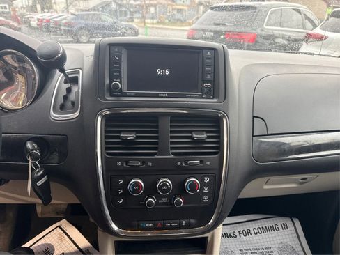 Used 2015 Dodge Grand Caravan SXT w/ Rear Park Assist Package image 13