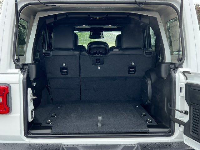 New 2027 Jeep Wrangler Unlimited Sahara AWD/4WD image 32