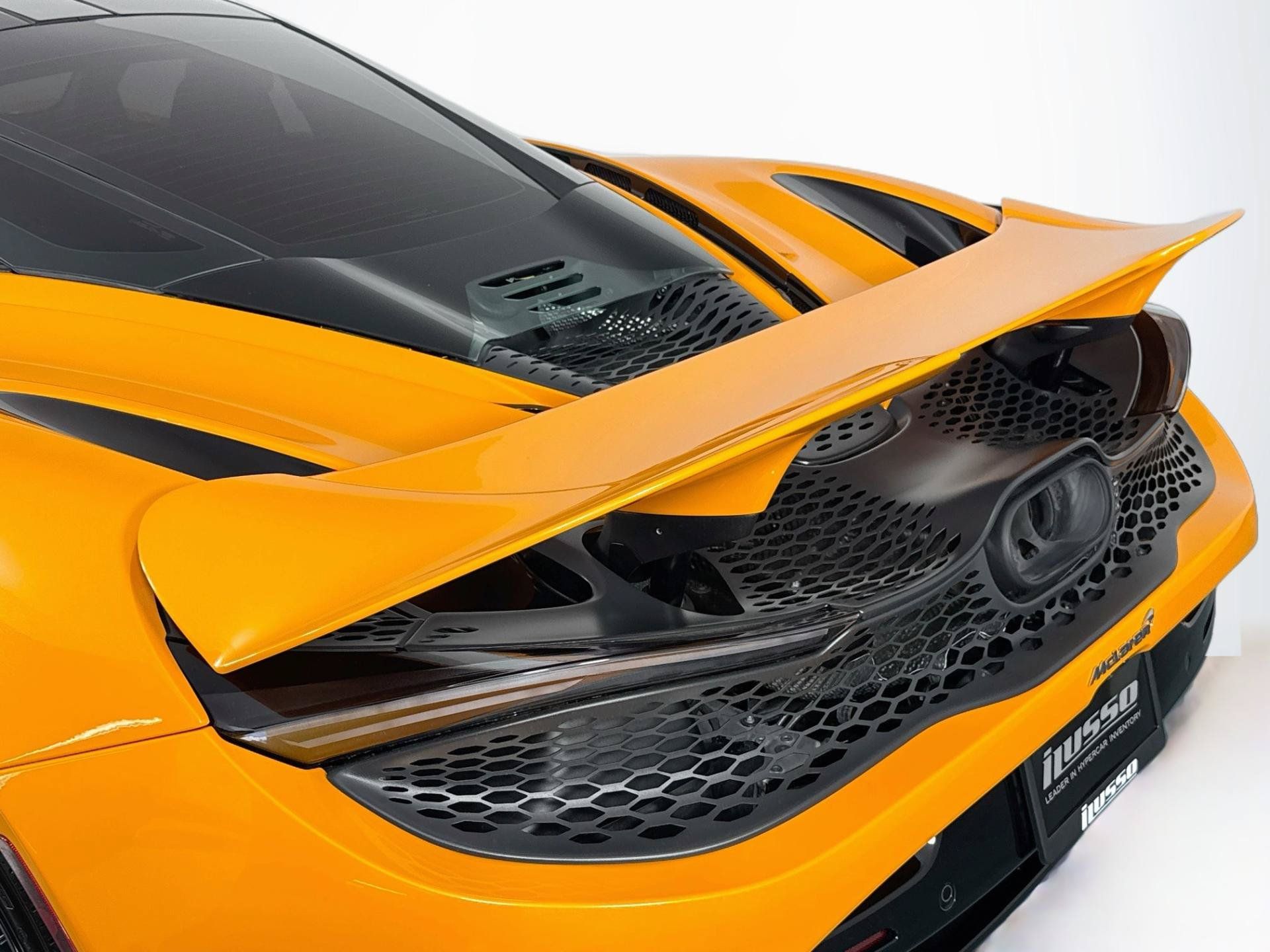 Used 2025 McLaren 750S RWD image 46