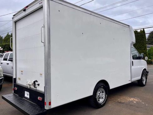 Used 2021 Chevrolet Express 3500 w/ Power Convenience Package RWD image 5