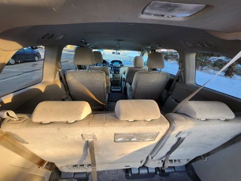 Used 2011 Honda Odyssey LX image 12