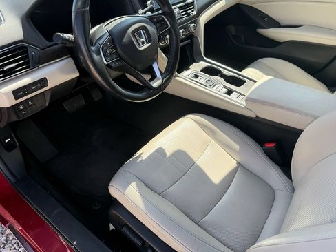 Used 2021 Honda Accord Touring image 32