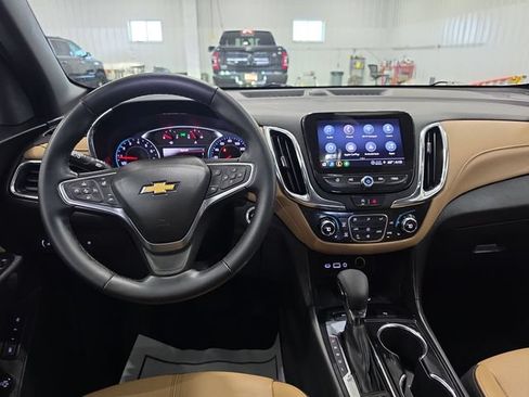 Used 2023 Chevrolet Equinox Premier AWD/4WD image 10