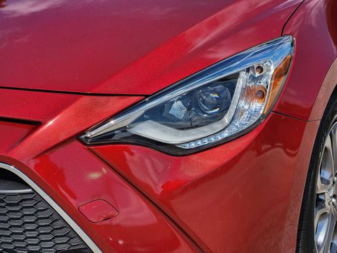 Used 2019 Toyota Yaris XLE FWD image 7