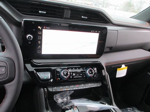 New 2026 GMC Sierra 1500 AT4 w/ AT4 Premium Package image 19