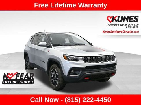 Used 2025 Jeep Compass Trailhawk AWD/4WD image 1