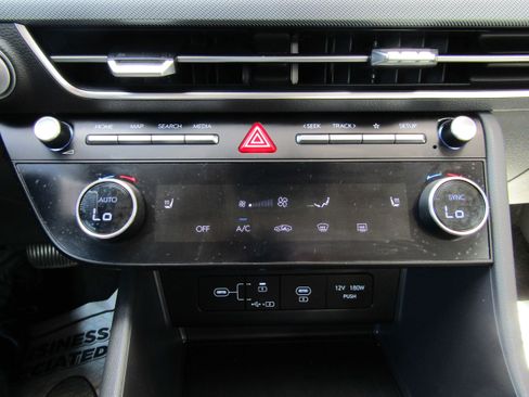 Used 2025 Hyundai Sonata SEL FWD image 21
