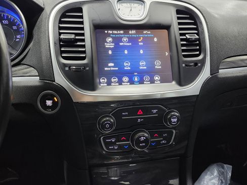 Used 2020 Chrysler 300 Touring w/ Driver Convenience Group image 30