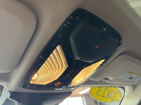 Used 2023 BMW X7 xDrive40i w/ Premium Package image 48