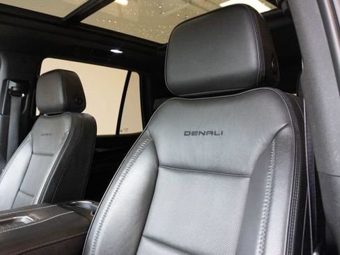 Used 2023 GMC Yukon Denali AWD/4WD image 25