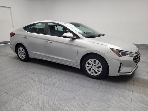 Used 2019 Hyundai Elantra SE w/ Cargo Package FWD image 11