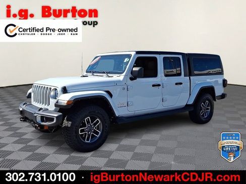 Certified 2022 Jeep Gladiator Overland w/ Popular Equipment Package AWD/4WD image 3