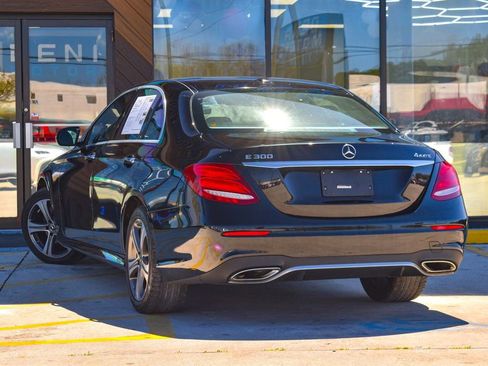 Used 2019 Mercedes-Benz E 300 4MATIC w/ Convenience Package image 16