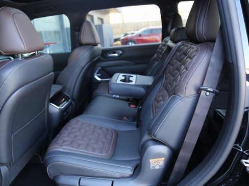 New 2025 Nissan Armada Platinum Reserve image 21