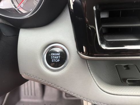 Used 2021 Toyota Highlander LE FWD image 15