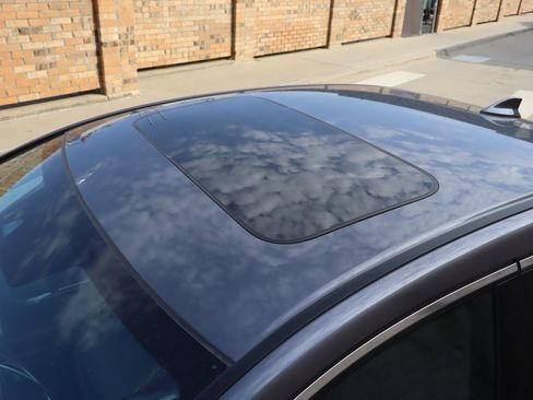 Used 2019 Acura TLX w/ Technology Package FWD image 4