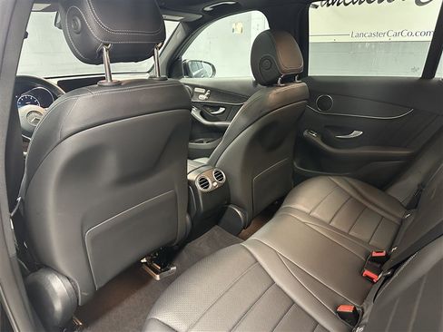Used 2022 Mercedes-Benz GLC 300 4MATIC image 3