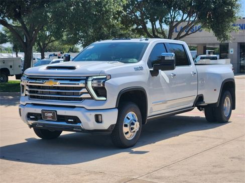 New 2026 Chevrolet Silverado 3500 High Country w/ High Country Premium Package AWD/4WD image 4