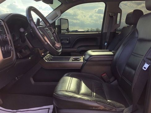 Used 2017 GMC Sierra 3500 Denali w/ Duramax Plus Package image 9