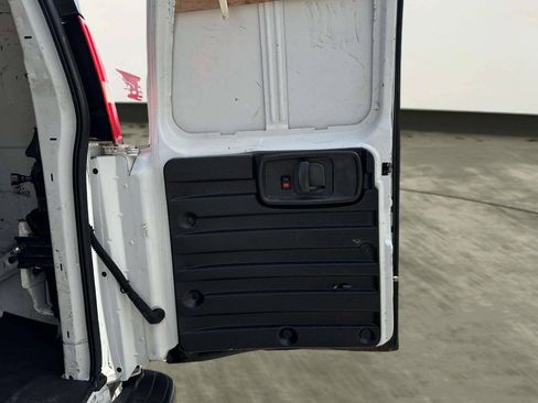 Used 2012 Chevrolet Express 3500 Extended RWD image 12