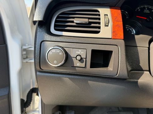 Used 2011 Chevrolet Suburban LT image 23