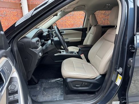 Certified 2022 Ford Explorer XLT w/ Equipment Group 202A image 22