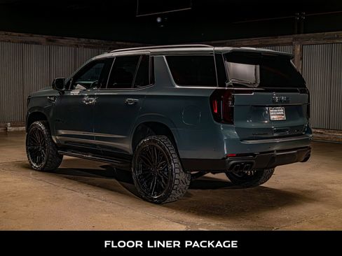 Used 2025 GMC Yukon AT4 w/ LPO, AT4 Appearance Package AWD/4WD image 7