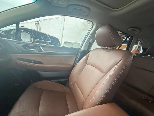 Used 2018 Subaru Outback 3.6R Touring AWD/4WD image 23