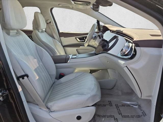 Used 2023 Mercedes-Benz EQS 580 4MATIC SUV image 22
