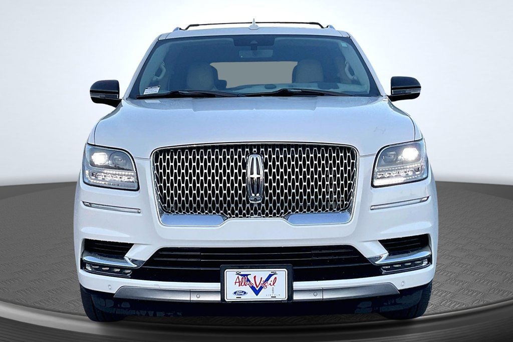 Used 2020 Lincoln Navigator Reserve AWD/4WD image 2