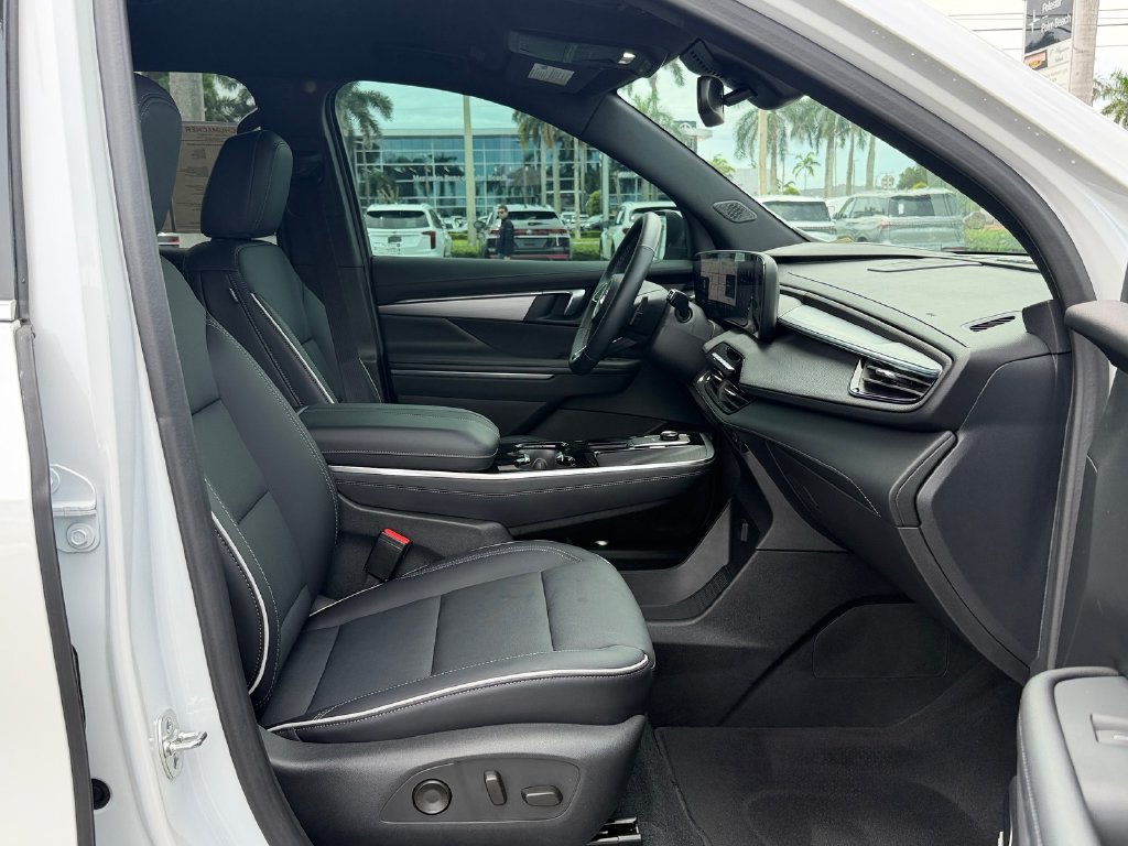Used 2025 Buick Enclave Preferred w/ Power Package FWD image 20