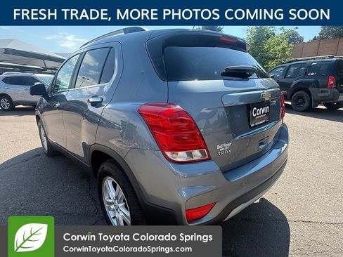 Used 2019 Chevrolet Trax LT w/ LT Convenience Package FWD image 6