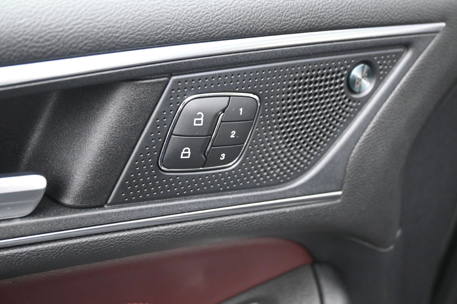 Used 2022 Ford Edge Titanium w/ Equipment Group 301A AWD/4WD image 20