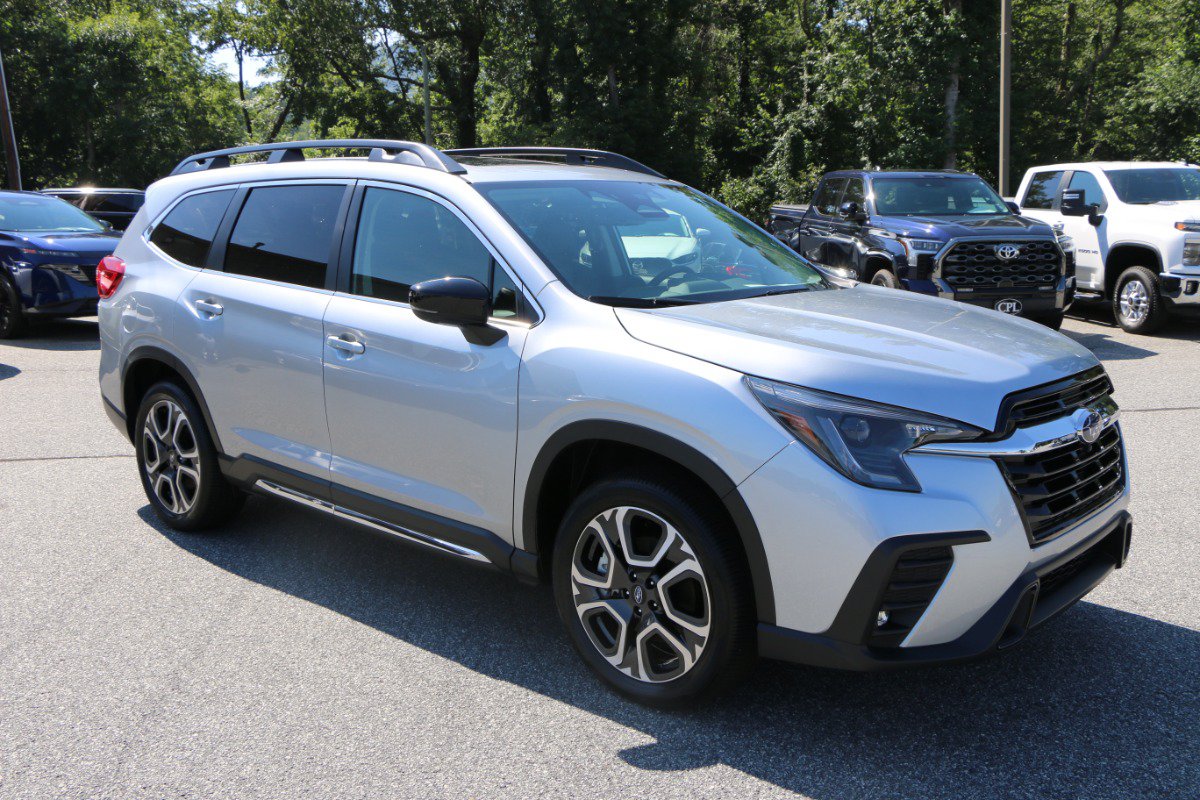 Used 2026 Subaru Ascent Limited AWD/4WD image 10
