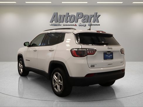 Used 2023 Jeep Compass Latitude AWD/4WD image 4
