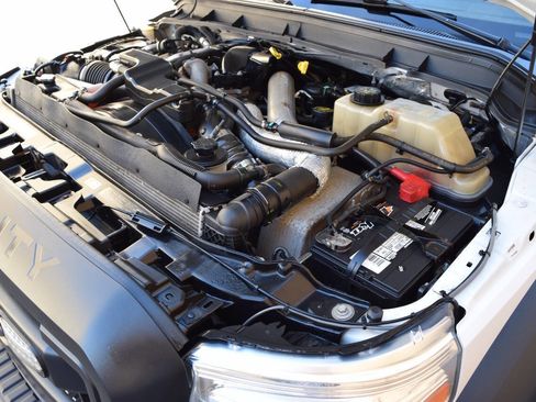 Used 2014 Ford F550 4x4 Crew Cab Super Duty image 30