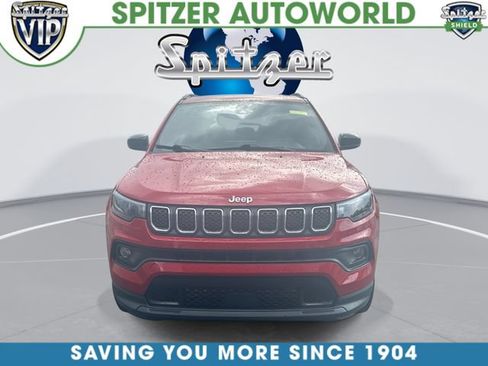 Used 2023 Jeep Compass Latitude w/ Convenience Group AWD/4WD image 3