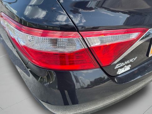 Used 2016 Toyota Camry LE FWD image 35