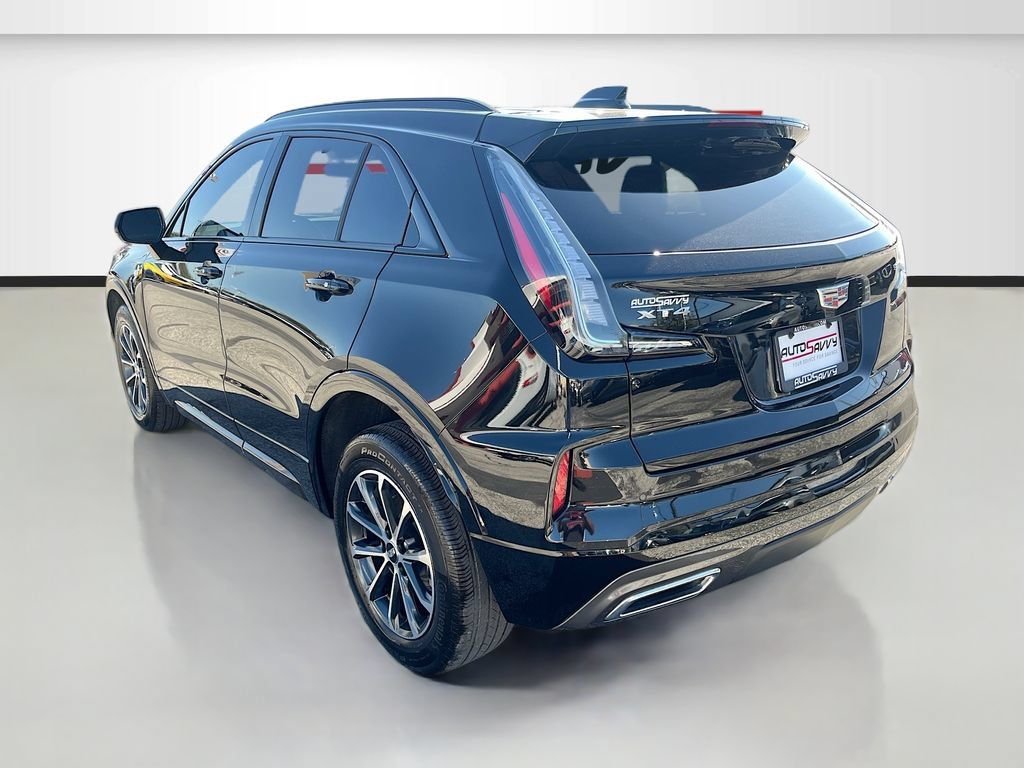 Used 2025 Cadillac XT4 Sport FWD image 5