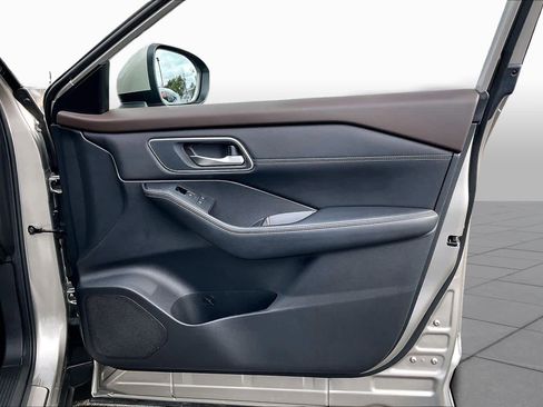 Used 2023 Nissan Rogue Platinum w/ Platinum Premium Package image 21