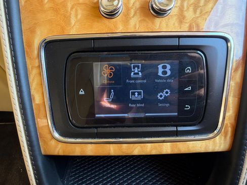 Used 2014 Bentley Flying Spur W12 AWD/4WD image 23