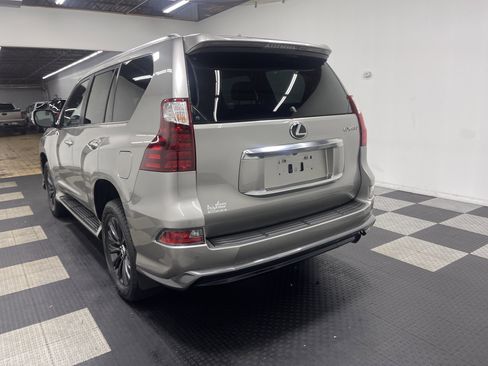 Used 2022 Lexus GX 460 Premium image 2