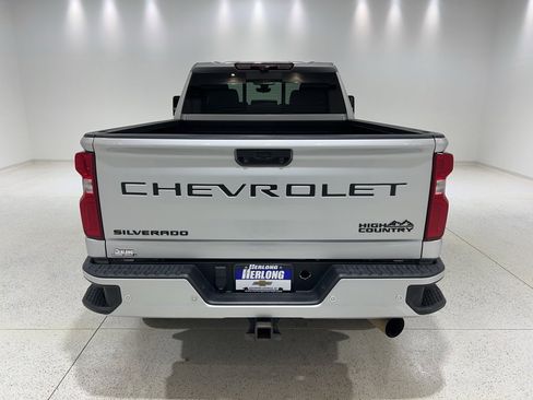 Used 2023 Chevrolet Silverado 2500 High Country w/ Technology Package image 4