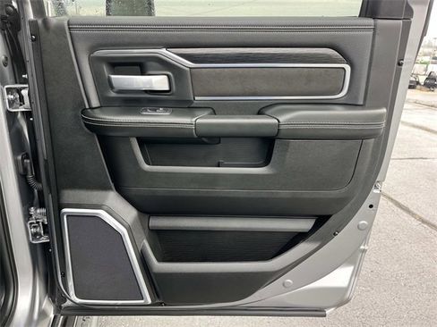 Used 2024 RAM 3500 Laramie w/ Night Edition image 25