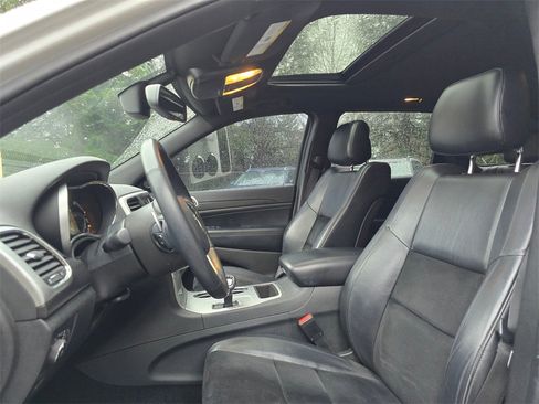 Used 2015 Jeep Grand Cherokee Altitude image 2