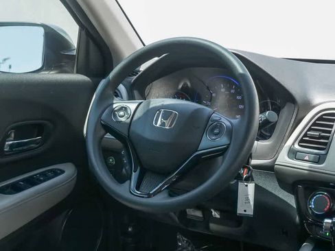 Used 2022 Honda HR-V LX image 14